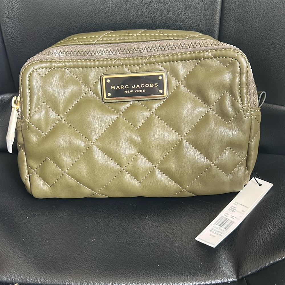 SOLD SOLD SOLD Marc Jacobs $150 NWT Travel Pouch